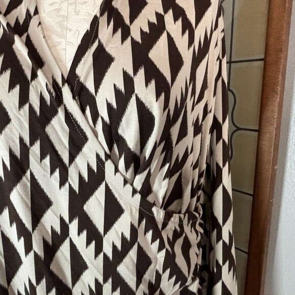J. Jill Wearable Collection Faux Wrap Dress Tan And Brown Geometric Dress Size L - Picture 8 of 13